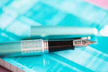 Load image into Gallery viewer, Pilot Metropolitan Retro Pop Series MR3 Dots Turquoise Fountain pen - BDpens