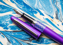 Load image into Gallery viewer, Pilot Metropolitan Retro Pop Series MR3 Ellipse Purple Fountain pen - BDpens